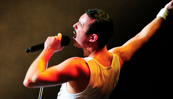 ONE NIGHT OF QUEEN Performed by GARY MULLEN & THE WORKS