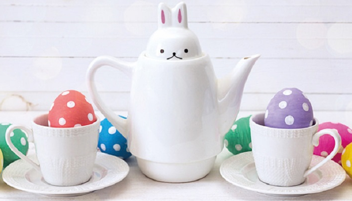 THE GREEN ROOM: EVERYTHING STOPS FOR EASTER BUNNY TEA