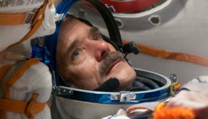 On Earth and Space - Chris Hadfield's Guide To the Cosmos