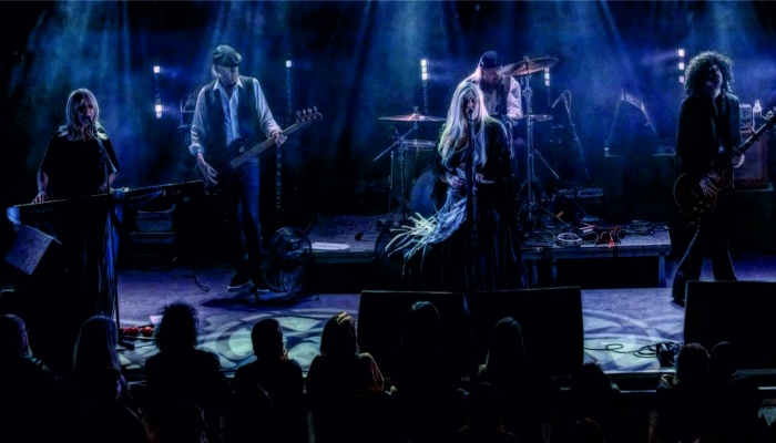 Fleetwood Bac perform The Hits Of Fleetwood Mac